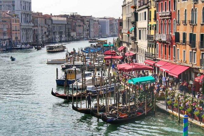 Rialto Market Food Tour: Wine Tasting & Sightseeing in Venice - Rialto Market and bacari wine bars, the heart of the experience