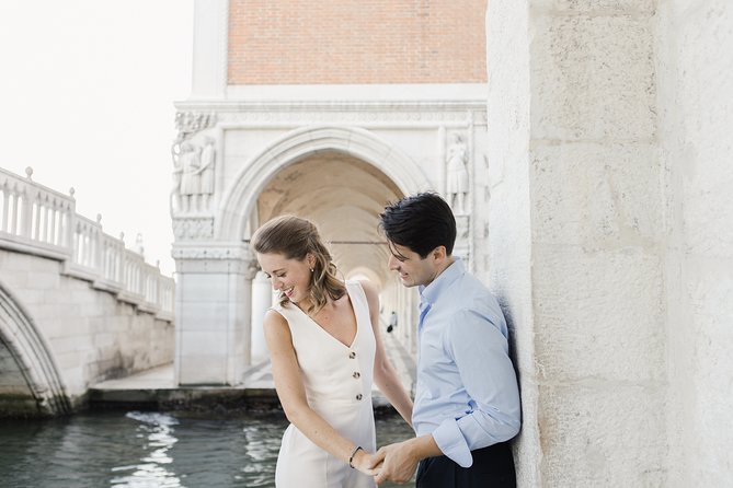 Romantic Photoshoot in Venice - The Optional Isola San Giorgio Maggiore Stop for a Wide, Romantic View