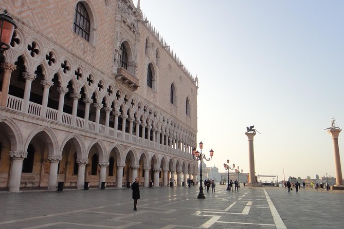 Saint Marks Basilica, Doge's Palace and Gondola tour in Venice - St. Mark’s Basilica: the line-cutter start, plus what to actually notice
