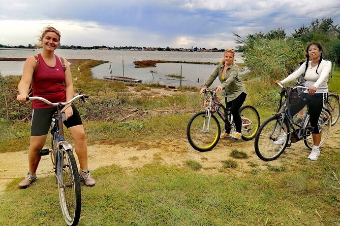 Sant’Erasmo Bike Tour in Venice’s Green Island - Meeting point, bikes, and the start of the countryside route