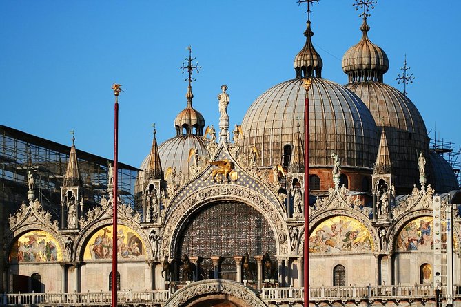 Skip the Line: Best of Venice Private Tour Including San Marco Doges' Palace and Gondola Ride - The private gondola ride: where the day slows down