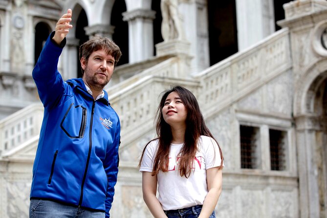 Skip-the-Line: Doge's Palace & St. Mark's Basilica Fully Guided Tour - Starting point and the quick path to Piazza San Marco