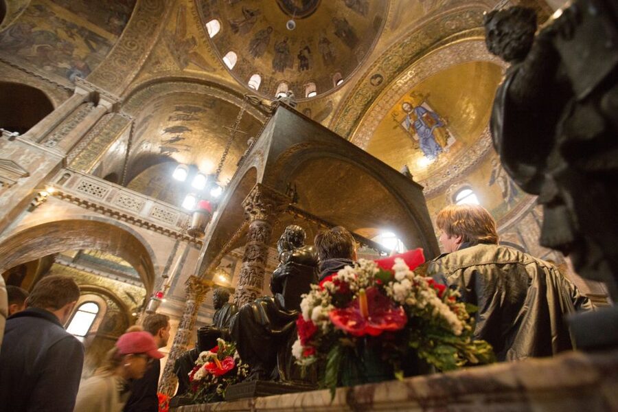 Skip the Line: St. Mark's Basilica Guided Tour - Logistics That Matter: Check-In, Timing, and What to Wear