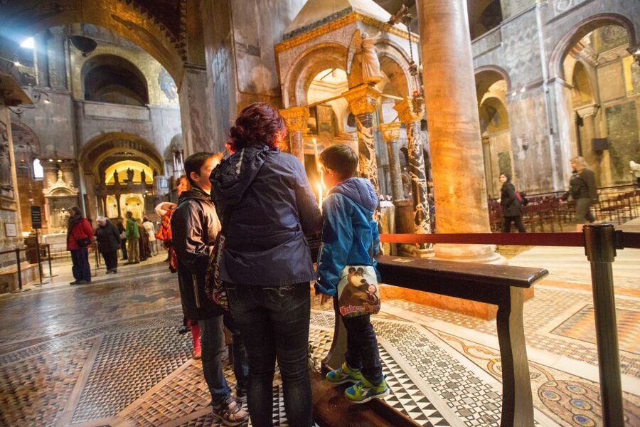 Skip the Line: St. Mark's Basilica Guided Tour - Guide Experience: What Makes the Tour Feel Special