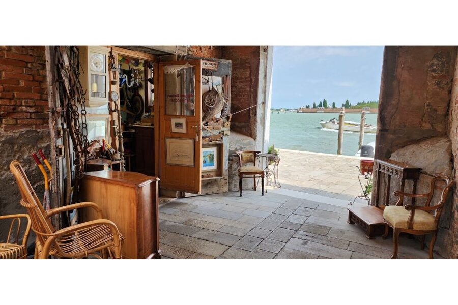 Spider-Man, The Tourist & all Movie Locations in Venice - How the other movie locations fit together: The Tourist, Haunting in Venice, 007, Indiana Jones