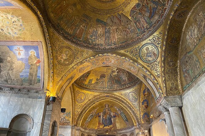 St. Mark's Cathedral Priority Guided Tour & History Gallery - Priority entry at St Mark’s, why it actually matters