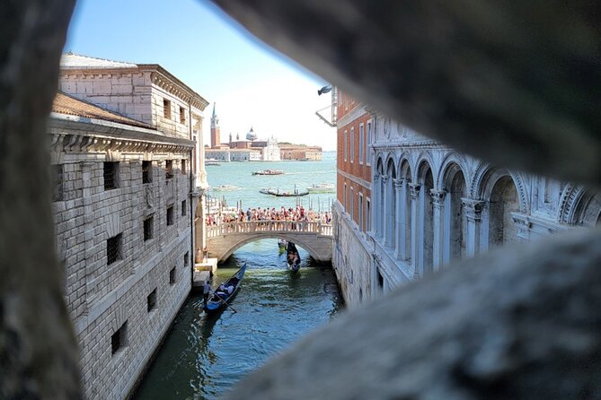 St Mark's, Doge's Palace, with Murano and Burano & Gondola Ride - Burano Lace Workshop and Free Time on the Colorful Streets