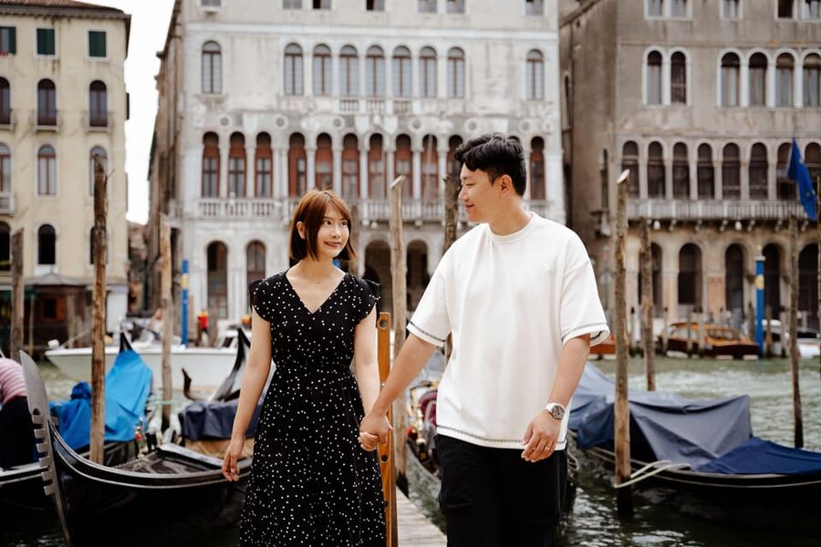 Stylish Photoshoots in Venice - Stop-by-Stop: What Each of the Three Locations Is Likely Doing for Your Photos