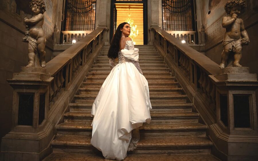 Stylish Photoshoots in Venice - Posing Made Simple: You Follow Cues, Not Complex Instructions