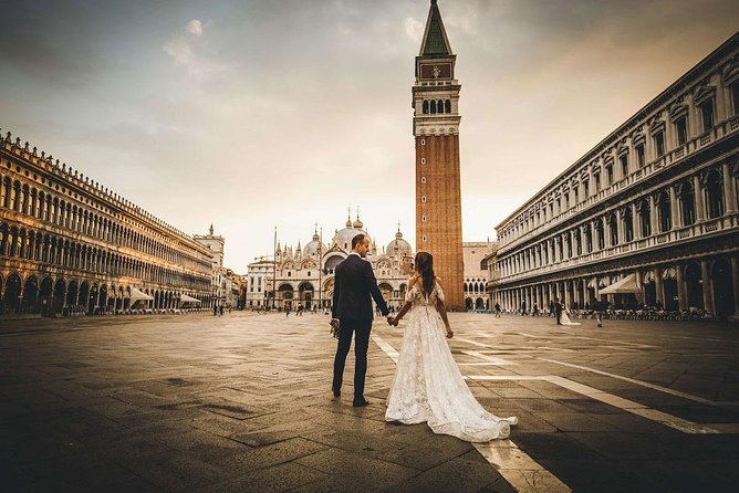 Sunrise Couple Photoshoot Tour - Sunrise and Piazza San Marco, the two ingredients that make this work