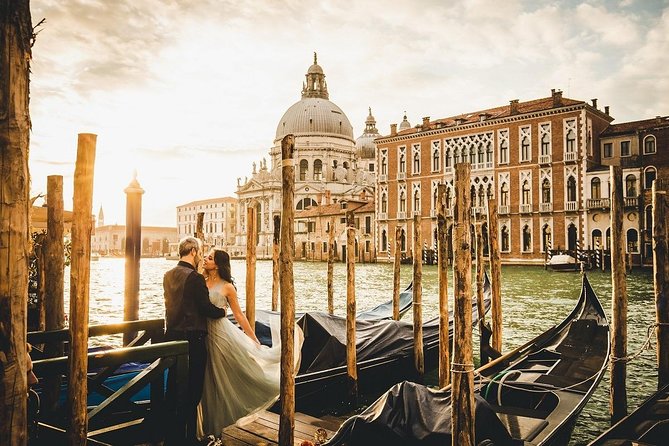 Sunrise Couple Photoshoot Tour - The Piazza San Marco shoot: why the first 25 minutes matter
