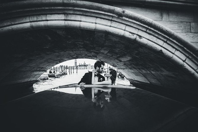 Sunrise Couple Photoshoot Tour - What happens after San Marco: getting couple photos in Venice’s quieter corners