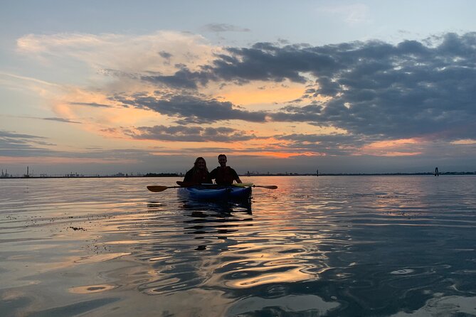 Sunset Kayak Tour in Venice: Discovering the City’s Canals - A sports-romantic Venice sunset, minus the gondola crowds