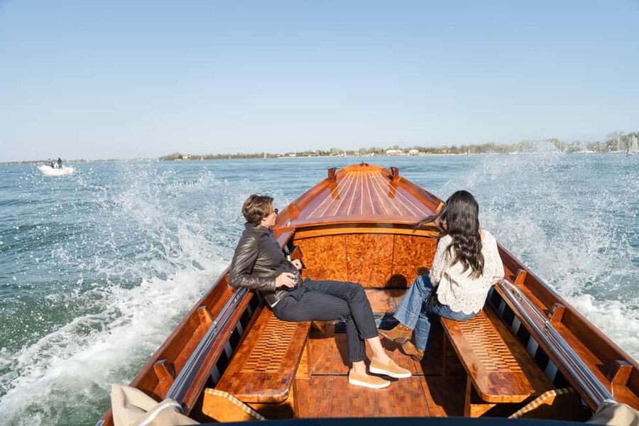 Sunset Serenity Cruise in the Venice Lagoon - Il Redentore: Scenic Views and the Art of “Almost There”
