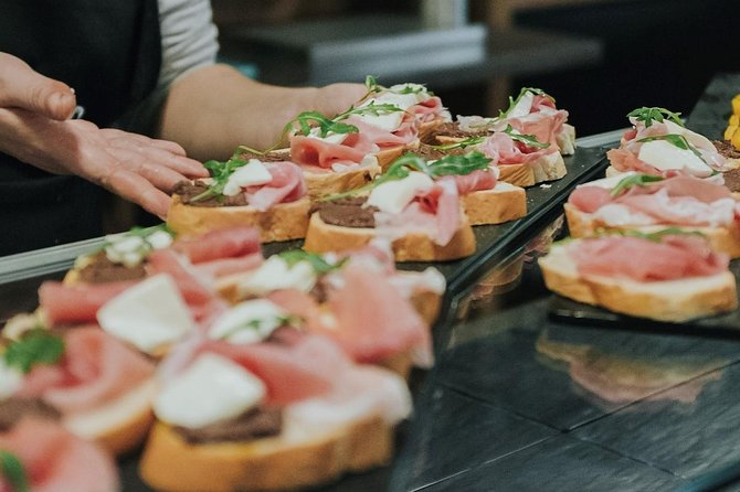 Tapas & Wines through secret Venice - What You Taste: Cichetti Style, Bread, and Three Wines