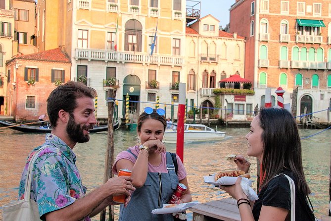 Tapas & Wines through secret Venice - The Guides: What Makes the Experience Work