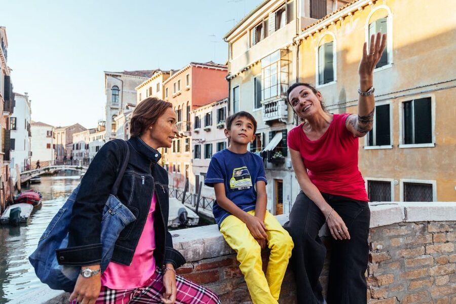 The Best of Venice: Family-Friendly Private Tour - The Bookstore Puzzle: Find the Cat and Learn About Flood-Proof Storage