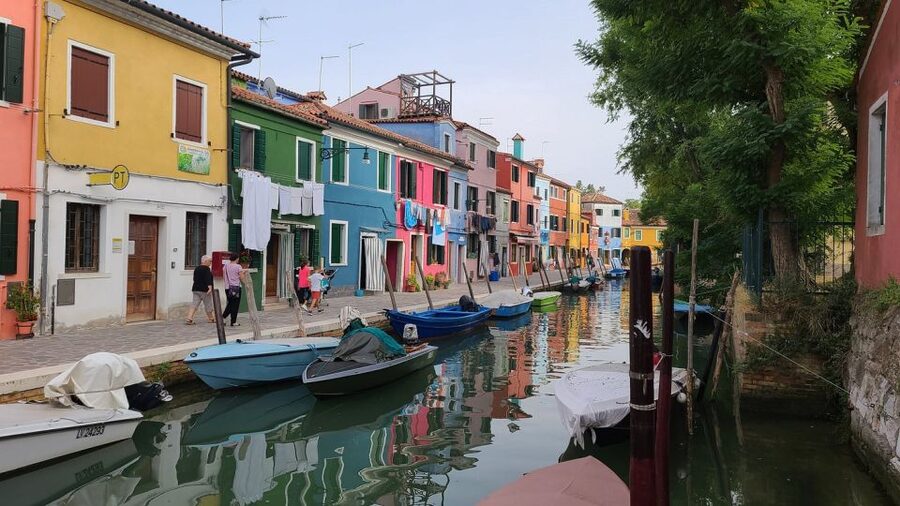 The gems of the lagoon. Torcello Burano Murano - Murano Glass Factories, Masters at Work on Glasser’s Street