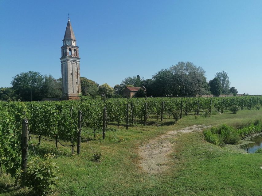 The islands of Venice. Torcello Burano Murano - Burano: lace, fishermen, and where the color actually comes from