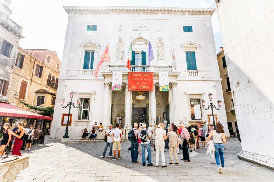 The Majestic Teatro La Fenice: Guided Tour in Venice - The 1-Hour Visit Flow, From the Fenice Entrance to Inside Explanations
