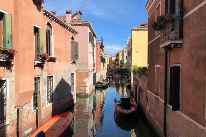 The Secrets of Venice - Private Tour - Rialto Market Time: Mercati di Rialto as a Local Social Hub