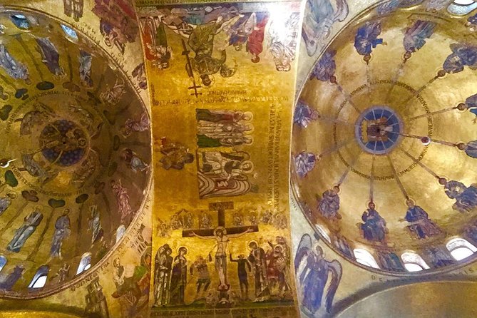 Tour of Venice in Doge's Palace and St Mark's Basilica - Venice’s power rooms and its glittering church