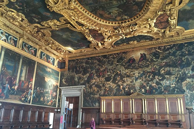 Tour of Venice in Doge's Palace and St Mark's Basilica - Optional extras: Murano and lunch can turn this into a full Venice half-day