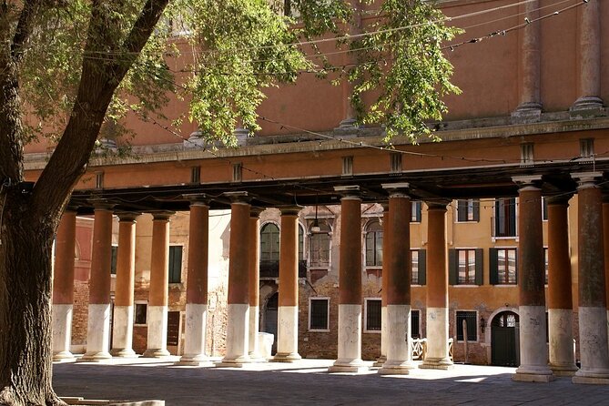 Tour on the Trails of Commissario Brunetti in Venice - Following Commissario Brunetti through real Venice streets