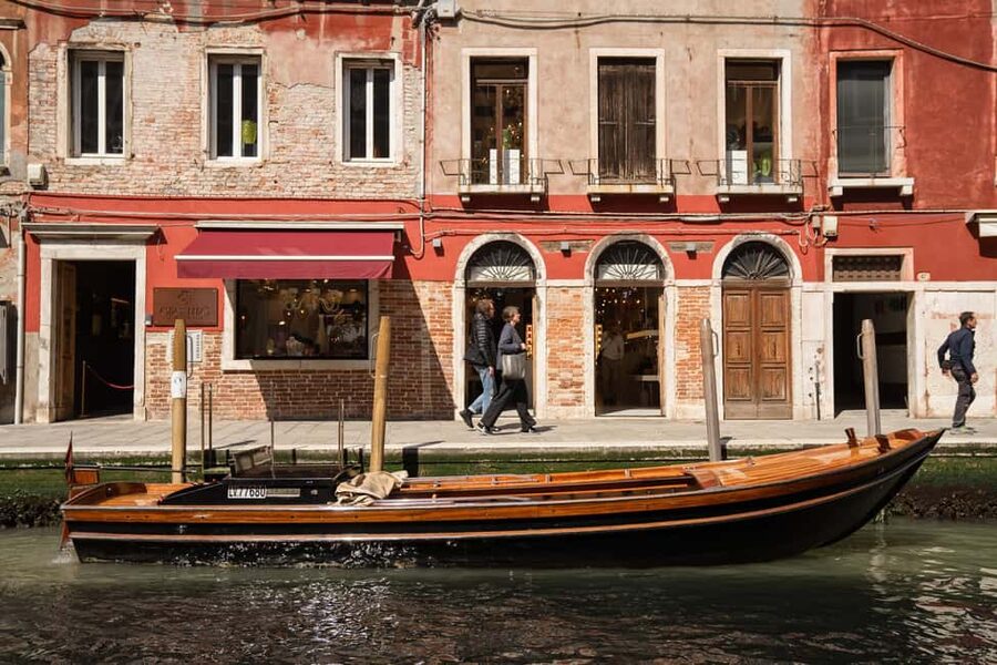 travel through time in Murano with a historic Venetian boat - Price and value: is $106 worth two hours?