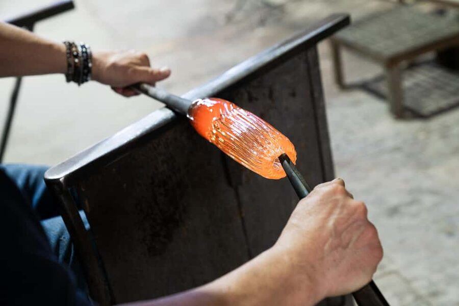 travel through time in Murano with a historic Venetian boat - Murano glass and lace: what the guided time really covers