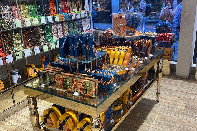 Venchi Rialto: Chocolate Tasting Experience in Venice - Who this Venchi Rialto experience suits best, and who should skip it