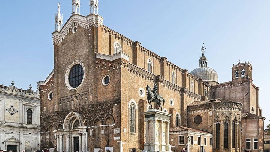 Venezia Audioguide - TravelMate app for your smartphone - Art stops that work for a rainy hour: Accademia, Guggenheim, and La Fenice