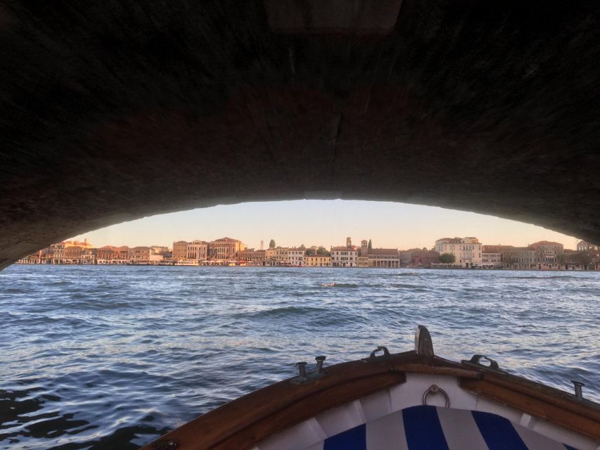 Venezia:Tour con aperitivo al tramonto - Meet at Heureka Hotel, Start from Fondamenta Gasparo Contarini