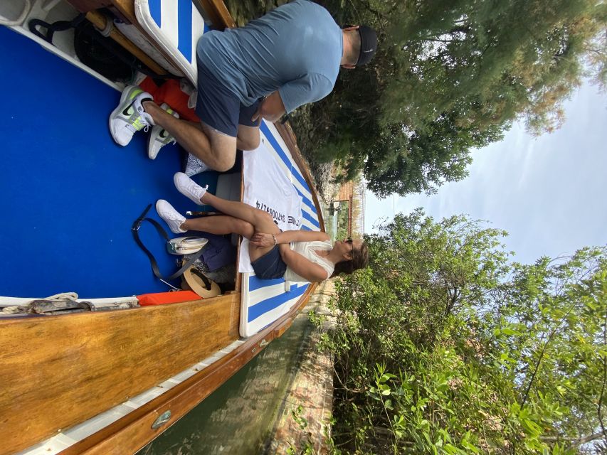 Venezia: Tour privato in Barca a Murano, Burano e Torcello - Why the Venice Lagoon is better by boat than by foot