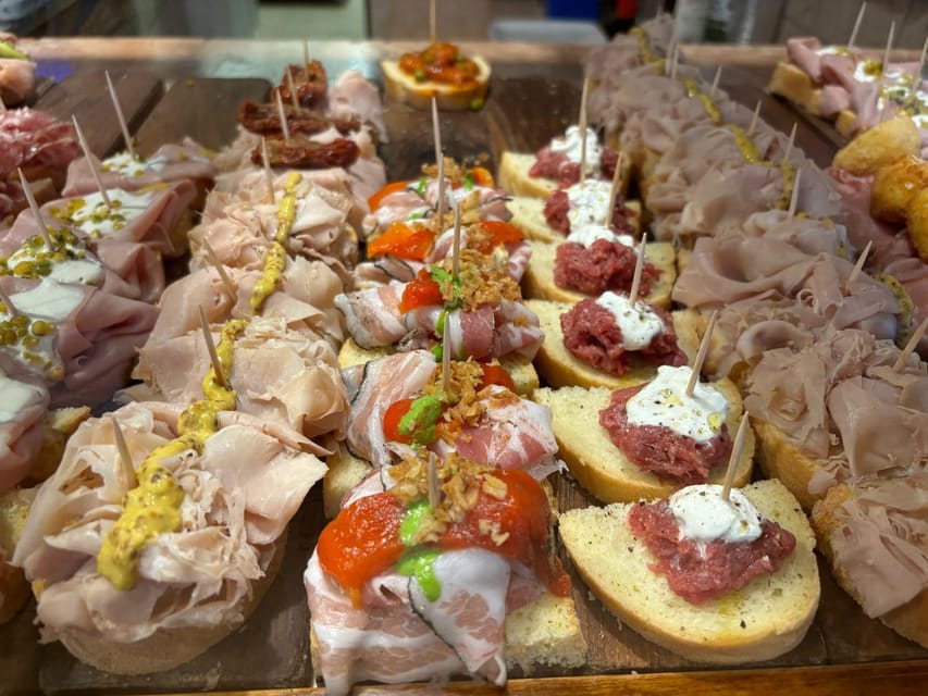 Venice: 10 shades of Cicchetti and Wine - Starting at Campo San Giacomo di Rialto, then walking the food lanes