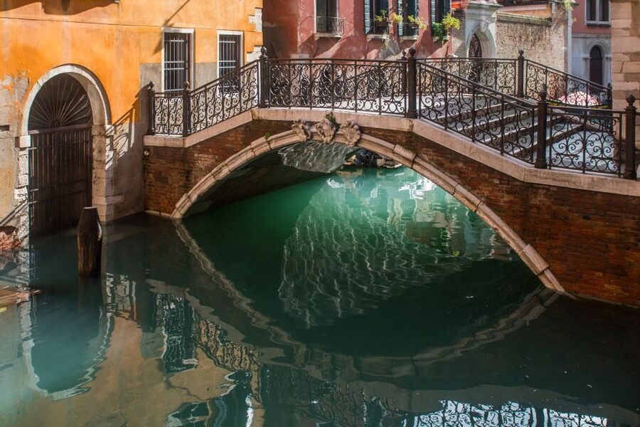 Venice: 2-Hour Private Photo Walk - What to wear and bring for stone streets