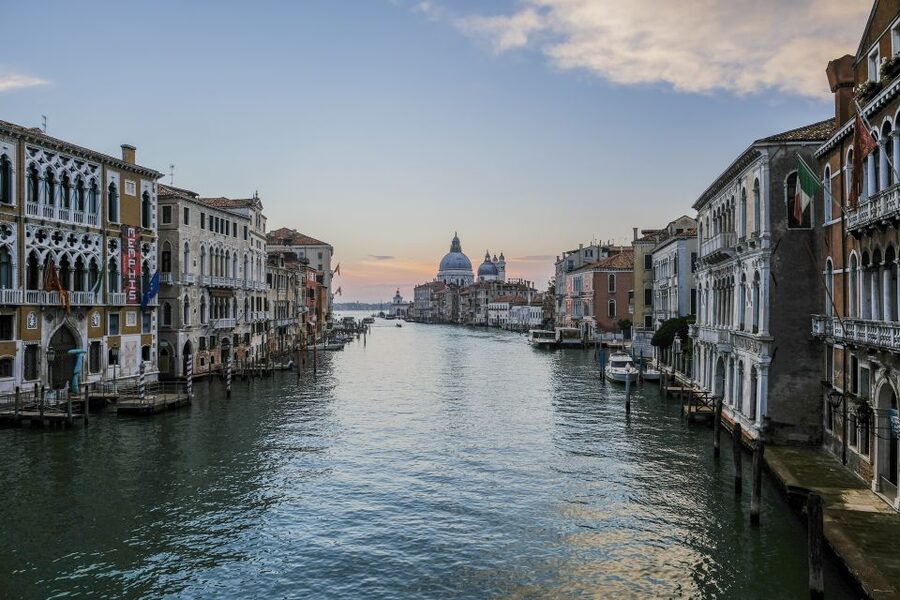 Venice: 2-Hour Private Photo Walk - Price and value for a group up to 4