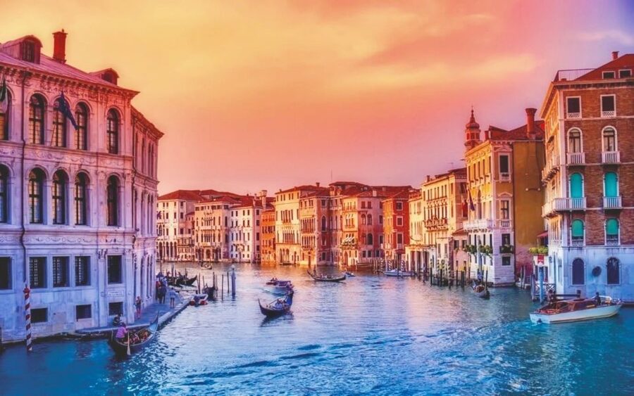 Venice: 30 min Gondola Ride on the Grand Canal with Guide - Why a 30 to 60 Minute Guided Gondola Ride Works in Venice