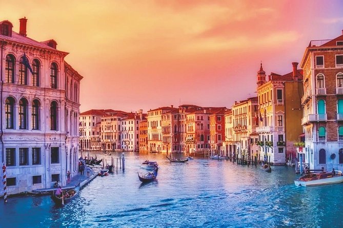 Venice: 30 min private Gondola Ride with Guide - The scenery hits: Accademia Bridge, Ca’ d’Oro, Rialto, and the Grand Canal icons