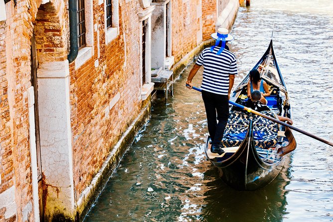 Venice: 30 min private Gondola Ride with Guide - Scheduling, timing, and how to avoid a Venice disappointment spiral