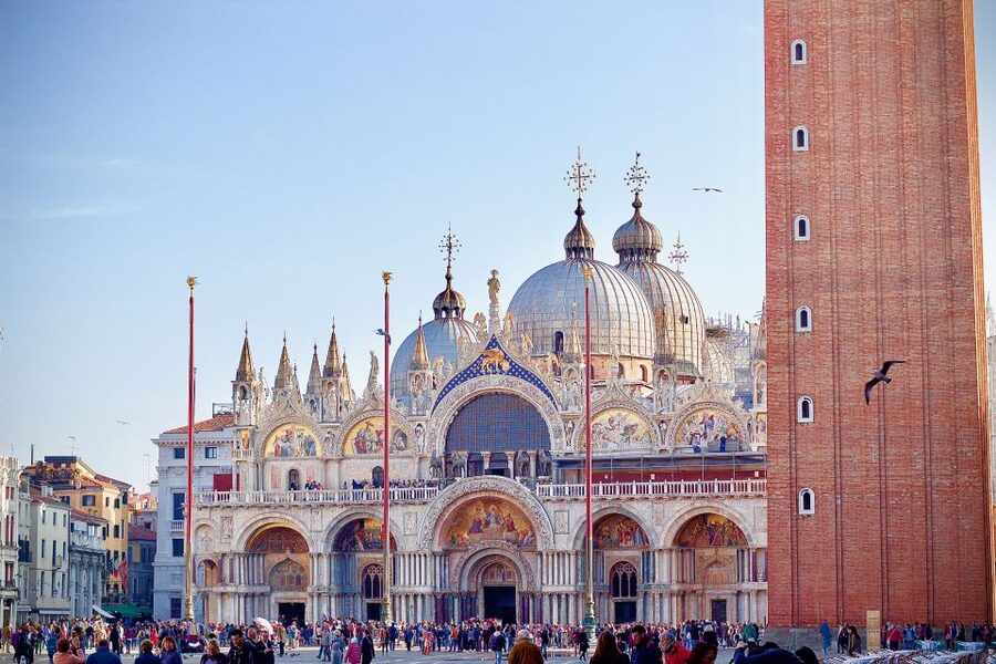 Venice: 4-Hour City Tour with Doge's Palace & Basilica Visit - The Bridge of Sighs and Casanova’s prison cell