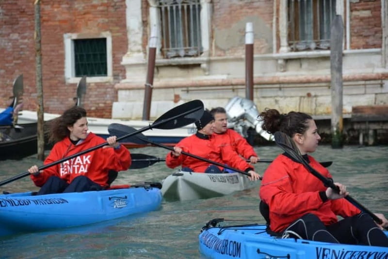 Venice: 60' Quick Kayak Tour of Venice with guide - Quick 60-Minute Kayaking, the Right Pace for Venice
