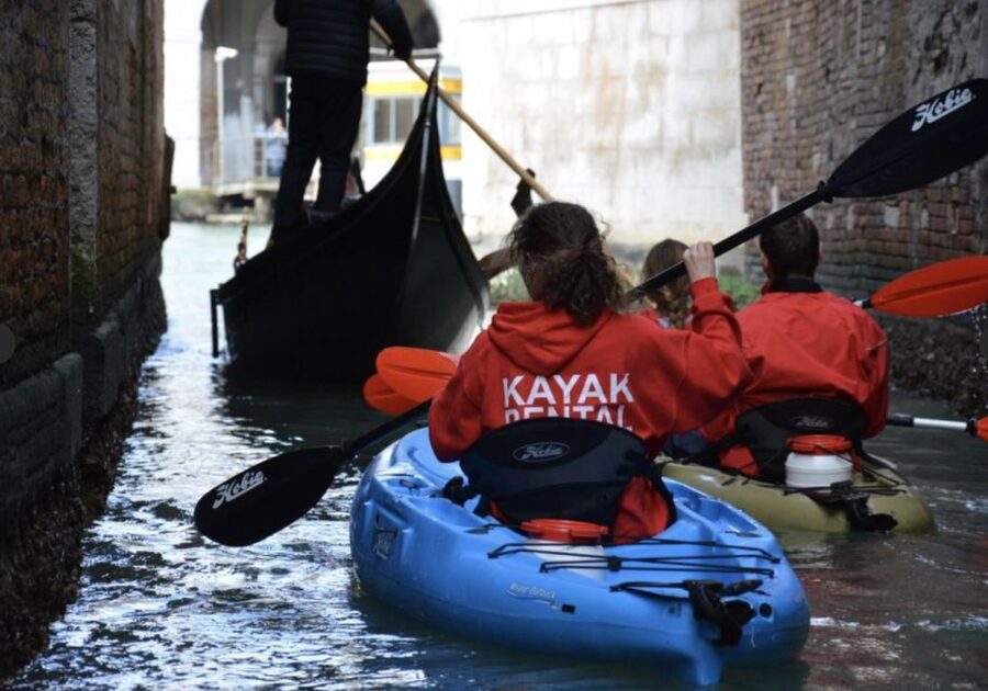 Venice: 60' Quick Kayak Tour of Venice with guide - Cannaregio: Where the Canals Feel Most Alive