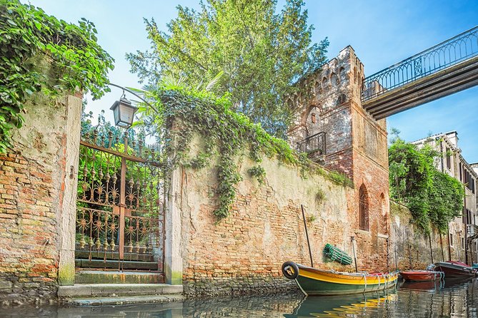 Venice: 60' Quick Kayak Tour with guide - Weather rules, the late-day start, and the day-visitor access fee