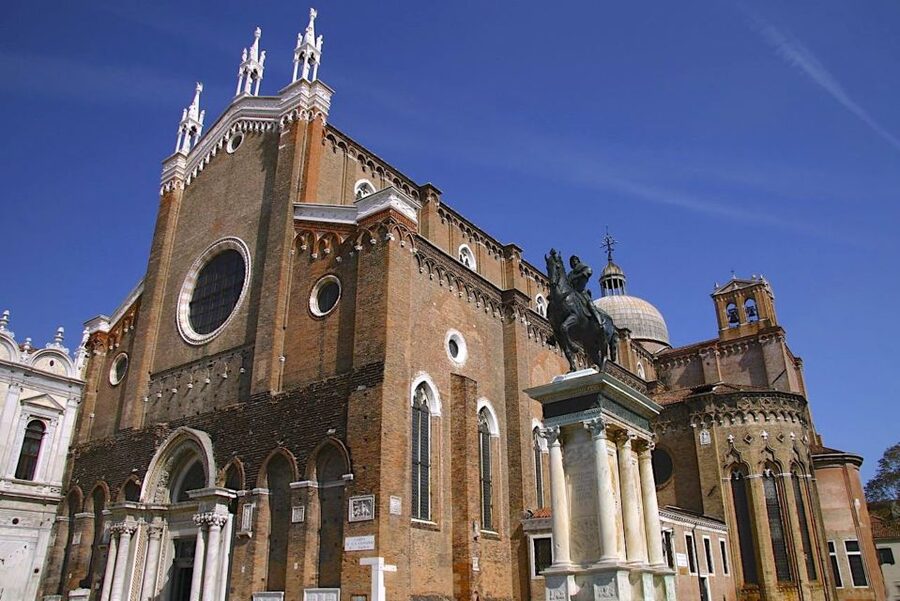 Venice Art and Architecture Private Walking Tour - Starting at Campo San Bartolomeo, and why that meeting point helps