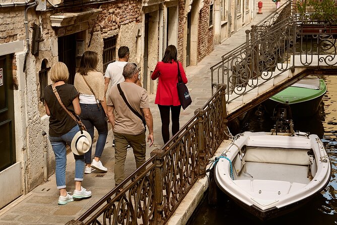 Venice Art Walking Tour with Gondola Ride - St Mark’s Square: Architecture, Atmosphere, and the Acqua Alta Effect