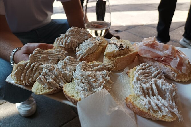 Venice Bacaro Food Tour: Eat and Drink like a Venetian - Meeting point to first landmark: Colleoni statue, then church views
