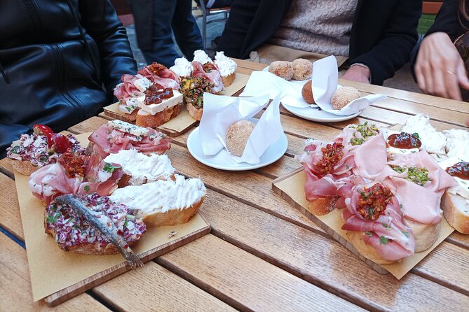 Venice Bacaro Food Tour: Eat and Drink like a Venetian - Calle de la Bissa: mozzarella in carrozza comfort