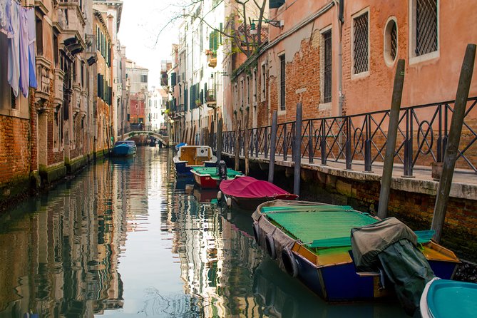 Venice Boat Tour on Grand Canal with Local Guide - The One Drawback to Plan For: Meeting in Crowds