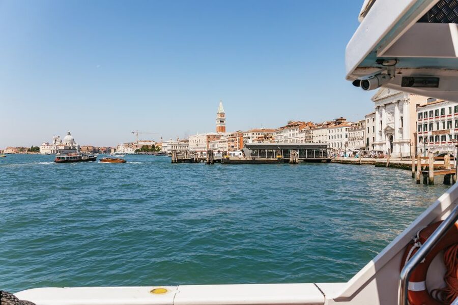 Venice: Burano, Torcello & Murano Boat Tour w/Glassblowing - Meeting point and getting on the boat without stress